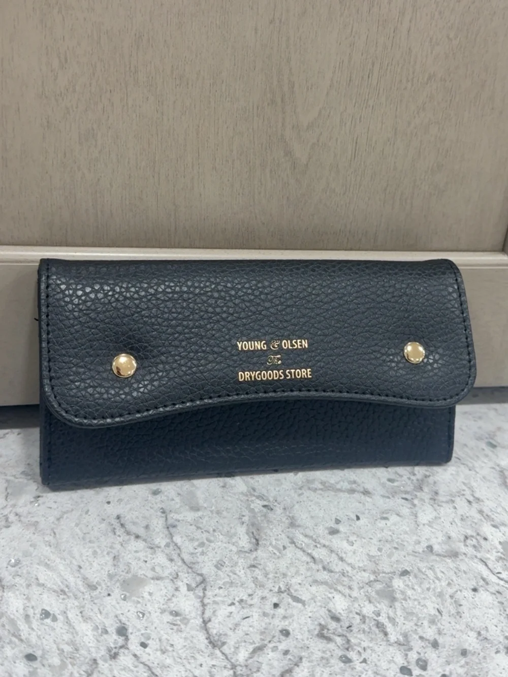 YOUNG OLSEN The DRYGOODS STORE WOMEN UNISEX BLACK WALLET -AUTHENTIC NEW-